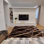 Over The Castle Apartman