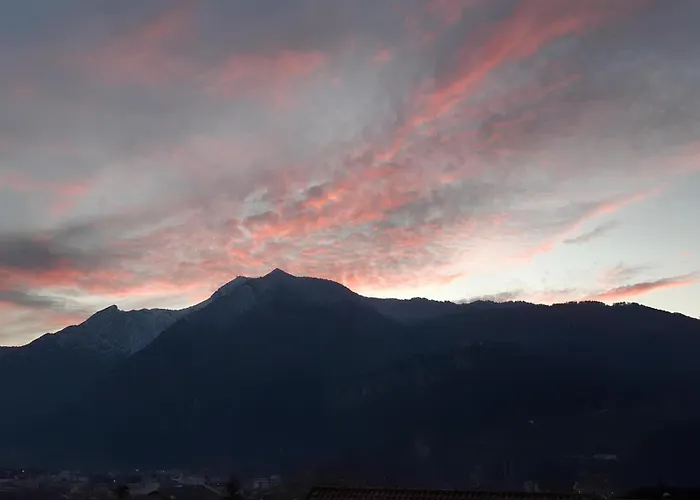 Over The Castle Apartament Trydent